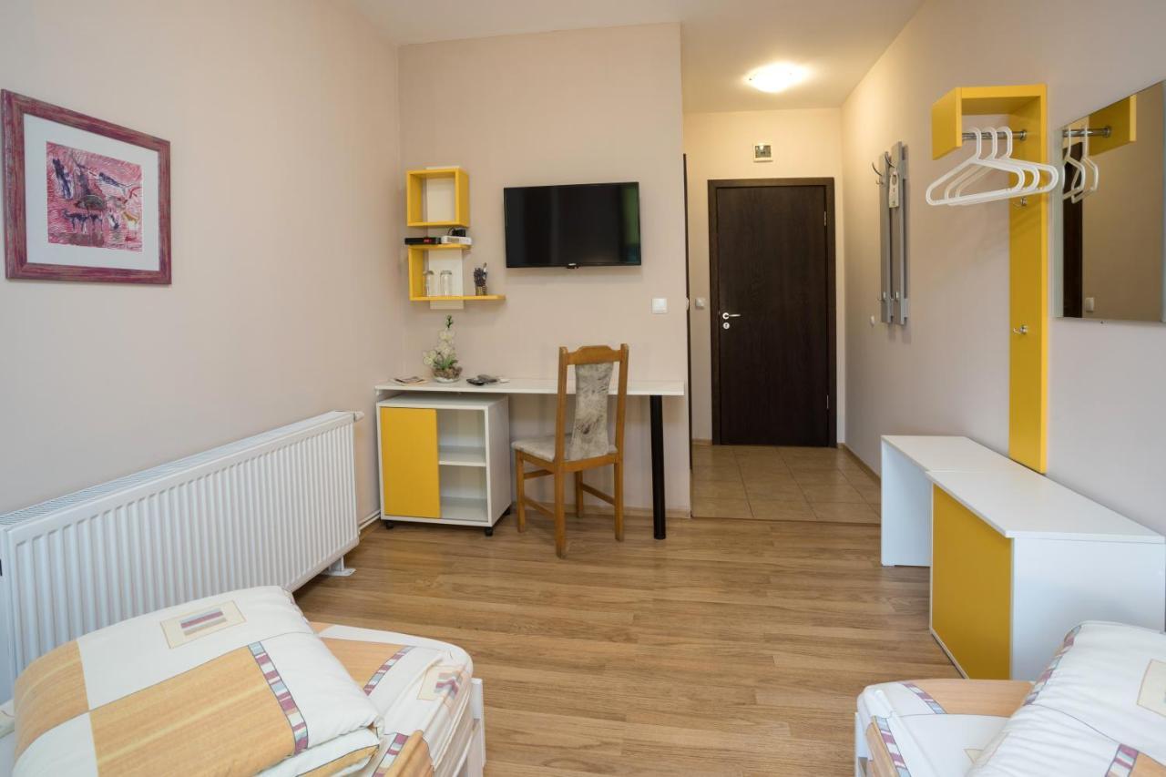 Hanovete Hotel Плиска Екстер'єр фото